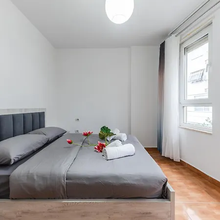 아파트 The Triple Comfort Loft By Pikhost *