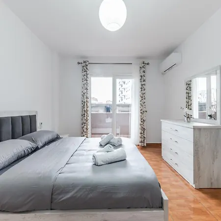 The Triple Comfort Loft By Pikhost 아파트