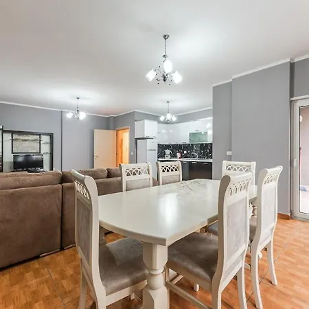 The Triple Comfort Loft By Pikhost *