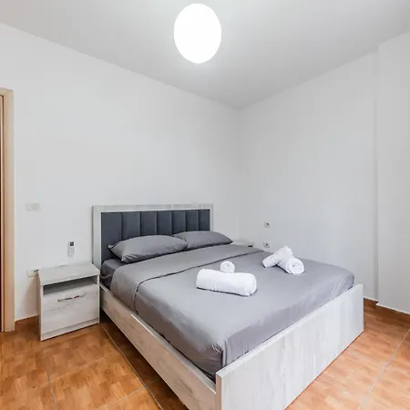 The Triple Comfort Loft By Pikhost Apartment *